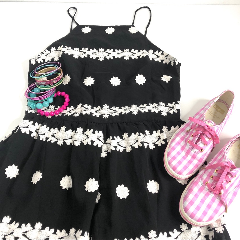 Endless Rose Black White Embroidered Romper M NWT - Picture 8 of 8